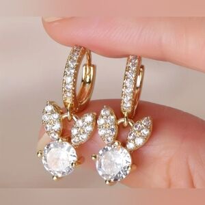 5/20 Elegant Gold and Silver Crystal Bunny Earrings